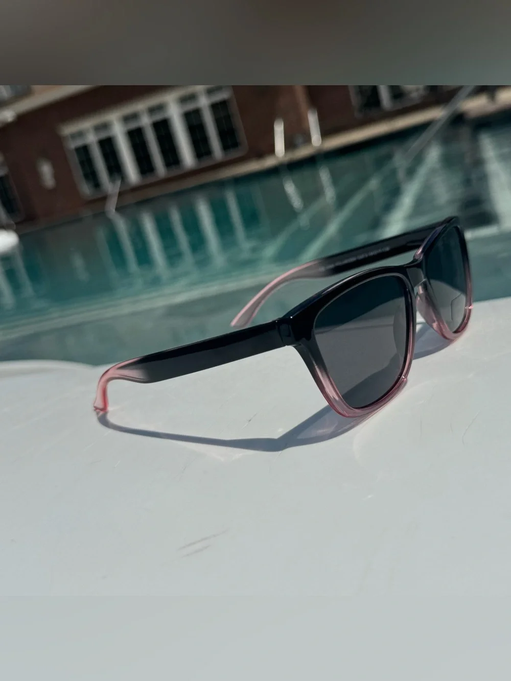 Men's Black and Pink Gradient Frame Sunglasses - Classic UV Protection